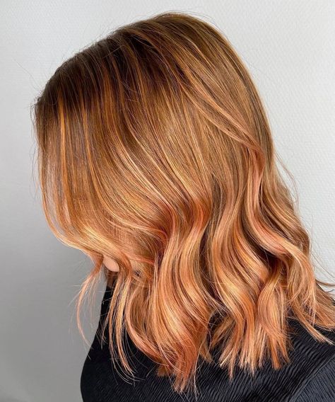 50 Eye-Catching Ideas of Rose Gold Hair for 2020 - Hair Adviser Rose Gold Short Hair, Copper Rose Gold Hair, Rose Gold Hair Balayage, Gold Blonde Hair, Rose Gold Blonde, Caramel Blonde Hair, Rose Gold Balayage, Gold Hair Dye, Rose Gold Hair Dye