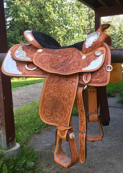 Western Pleasure Outfit, Reining Saddle, Hunter Under Saddle, Horse Reining, Western Horse Saddles, Reining Horses, Barrel Saddle, Western Horse Tack, Western Pleasure