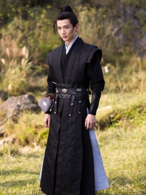 Rise Of The Phoenixes, Japanese Outfits Casual, Chinese Men's Clothing, Black Hanfu, Chinese Clothing Traditional, Hanfu Men, Traditional Asian Dress, Japanese Traditional Clothing, Ancient Chinese Clothing