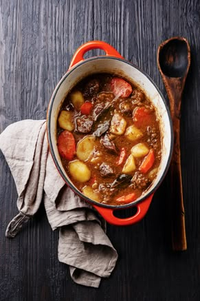 Paula Deen Beef Stew, Southern Beef Stew, Guinness Beef Stew, Beef And Potato Stew, Hearty Beef Stew, Beef Stew Recipe, Carrot Recipes, Paula Deen, Beef Dishes