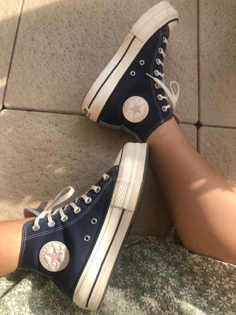 Pink And Blue Converse, Navy Platform Converse, Platform Converse Blue, Navy Blue Platform Converse, Navy Blue Converse Outfit, Platform Converse Aesthetic, Navy Blue Aesthetic Outfit, Navy Converse Outfit, Blue Platform Converse