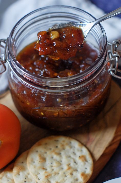 Spicy Tomato Chutney Spicy Tomato Chutney, Tomato Chutney Recipe, Tomato Chutney, Summer Tomato, Cheese Appetizers, Chutney Recipes, Tapenade, Jams & Jellies, Bbq Recipes