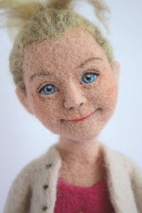 Felted Portraits, Tovad Ull, Needle Felting Diy, Needle Felting Tutorials, Felt Fairy, Felt Mouse, Needle Felting Projects, Wool Art, Felting Tutorials