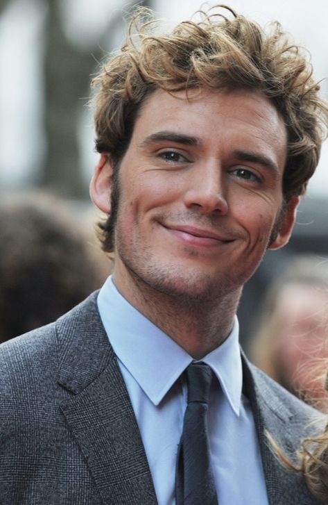 Finnick Odair Actor, Blonde Male Actors Over 30, Famous Men Actors Man Crush, Young Snow Hunger Games Buzz Cut, Finicky Odair Icon, Sam Claflin Photoshoot, Hot Famous Male Actors, Actors With Brown Hair, Sam Claflin Boyfriend Material