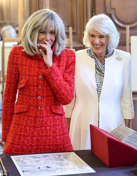 Speaking to Palace Confidential, the Daily Mail's Royal Editor Rebecca English explained that both the Macrons and the French public were charmed by Charles and Camilla. French First Lady, Royal Uk, Prince Charles And Camilla, Queen Camilla, Queen Outfit, Portrait Gallery, British Royal Family, Queen Elizabeth Ii, Sheer Sleeves