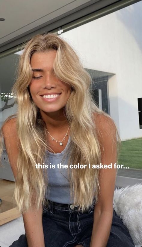 Sun Kissed Honey Blonde Hair, Natural Look Blonde Hair, Mamma Mia Blonde Hair, California Beach Blonde Hair, Blonde Beach Highlights, Natural Sun Kissed Blonde Hair, Blonde Hair For Natural Brunettes, Natural Summer Blonde Hair, Summer Beach Blonde Hair