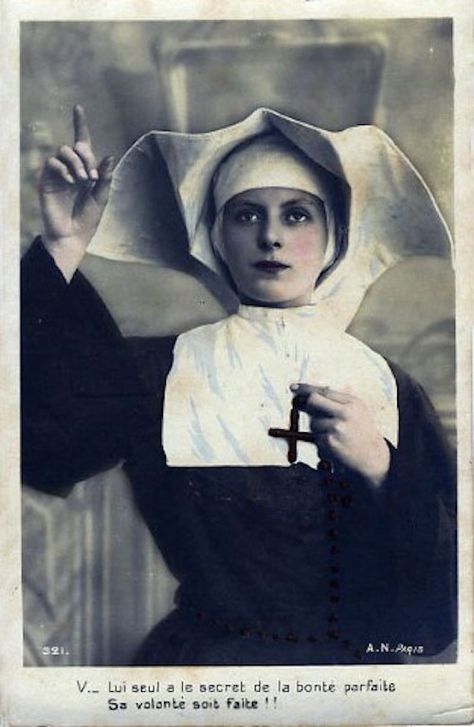 Terrifying nuns looking down their noses at you | Dangerous Minds St Therese Prayer, Internet Image, Daughters Of Charity, Nuns Habits, Lady Madonna, Dangerous Minds, Photography Trends, Catholic Women, Popular Photography