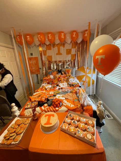 #tennessee Tennessee Bed Party, University Of Tennessee Cake, Tennessee Birthday Party, University Of Tennessee Dorm, Tennessee Dorm Room, Tennessee Graduation Party, Ut College, Longhorn Party, Univ Of Tennessee