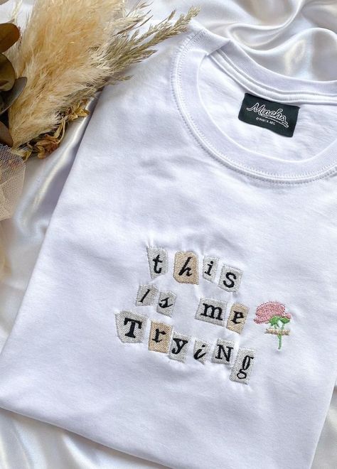 Embroidered Quotes On Clothes, Taylor Swift Embroidery, Taylor Clothes, Dog Mom Life, Embroidered T Shirt, Personalized T Shirt, Taylor Outfits, Taylor Swift Shirts, Matching Hoodies