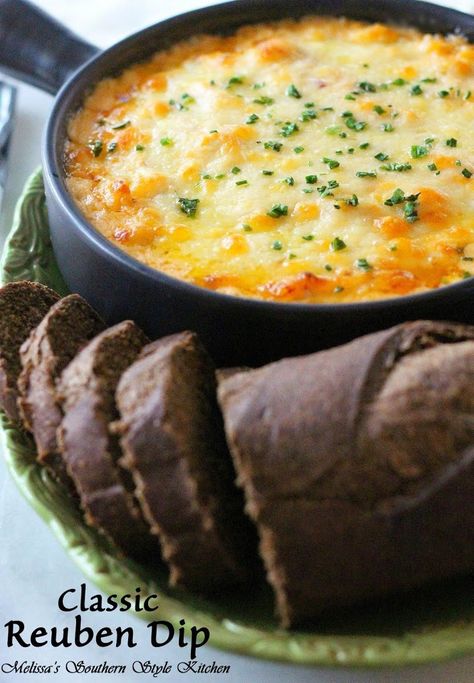 St Patrick's Day Appetizers, Reuben Sandwich Classic, Reuben Dip, St Patricks Day Food, Queso Dip, Saint Patties, Buffalo Chicken Dip, Snacks Für Party, Irish Recipes