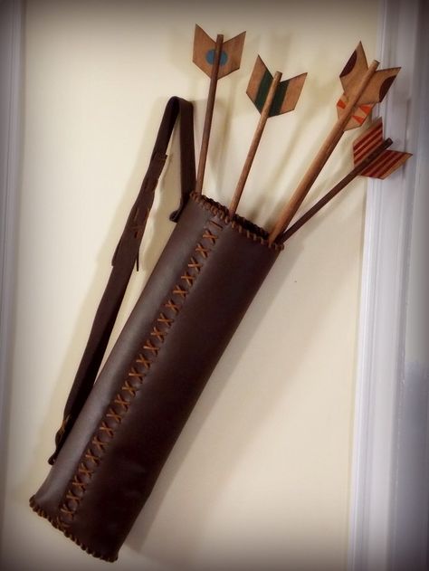 DIY Directions for this quiver Robin Hood Play Costumes, Diy Leather Quiver, Quiver Diy, Diy Quiver, Archery Birthday Party, Archery Birthday, Arrow Quiver, Sca Garb, Ren Fest