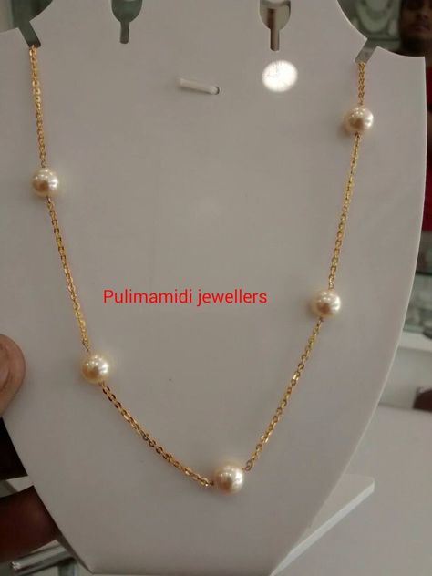 Simple pearl chain Simple Pearl Chain Gold, Simple Pearl Necklace Indian, Pearl Chains Indian Gold, Pearl Chain Designs In Gold, Pearl Chain Designs, Pearl Chain With Pendant, Simple Pearl Chain, Pearl Bangles Gold, Gold Pearl Jewelry