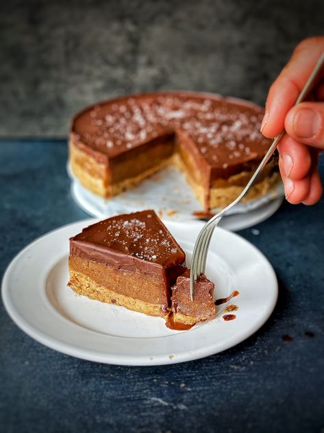 5 ingredient chocolate salted caramel tart - The Happy Pear - Plant Based Cooking & Lifestyle - The Happy Pear – Plant Based Cooking & Lifestyle Healthy Hot Chocolate Recipe, Pear Chocolate, Plant Based Cooking, Chocolate Caramel Tart, Salted Caramel Tart, Cooking Lifestyle, Caramel Pears, Pear Tart, Caramel Tart