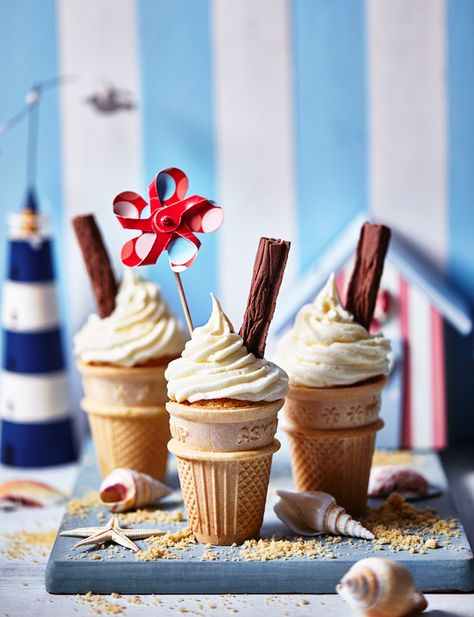 Whip up a batch of'Mr Whippy' ice cream cone cupcakes this summer - the seaside is calling! Australia Day Cupcakes, Children In Need Cupcakes, Seafood Themed Cupcakes, French Onion Beef Stew, Seaside Cupcakes, Cupcakes That Look Like Ice Cream Sundae, Figs Breakfast, Chicken And Leek Pie, Mr Whippy