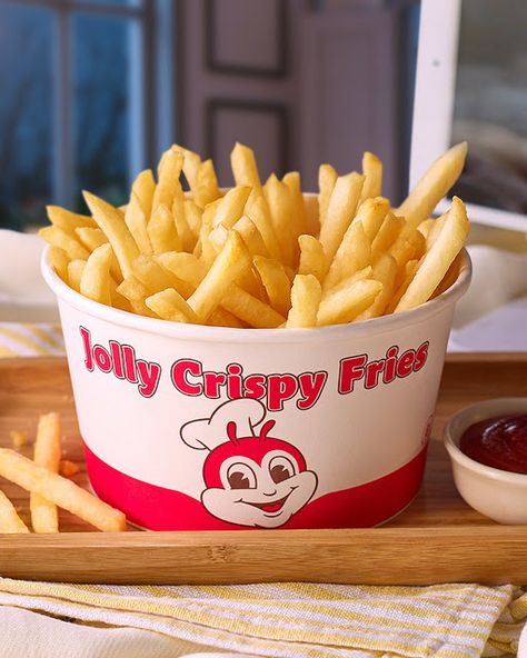 Lemon GreenTea: Jollibee is introducing the new Jolly Crispy Fries... Jollibee Fries, Jollibee Aesthetic, Jollibee Food, Best Spaghetti, Food Park, Food Cart Design, Crispy Fry, Gourmet Burgers, Food Truck Design