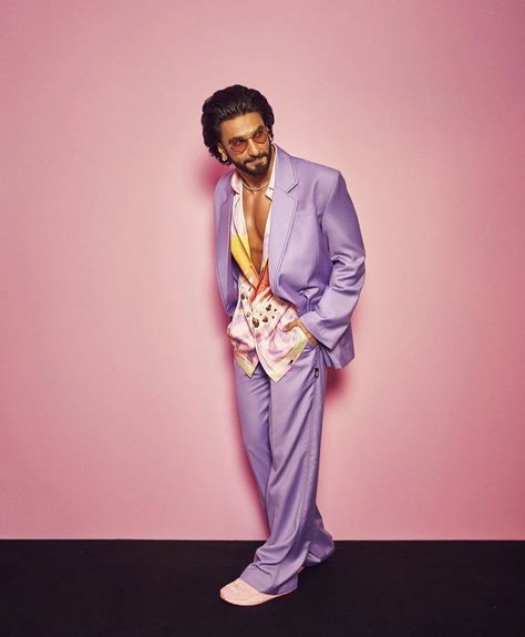 Ranveer Singh Fashion, Coat Tails, Deepika Ranveer, Bollywood Pictures, Lore Olympus, Ranveer Singh, Sonam Kapoor, Fashion Suits, Photography Poses For Men