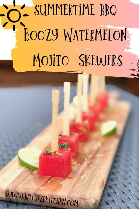 Easy Summer Party Food, Boozy Watermelon, Watermelon Skewers, Watermelon Appetizer, Boozy Fruit, Easy Finger Foods, Berry Popsicles, Watermelon Recipe, Watermelon Ball