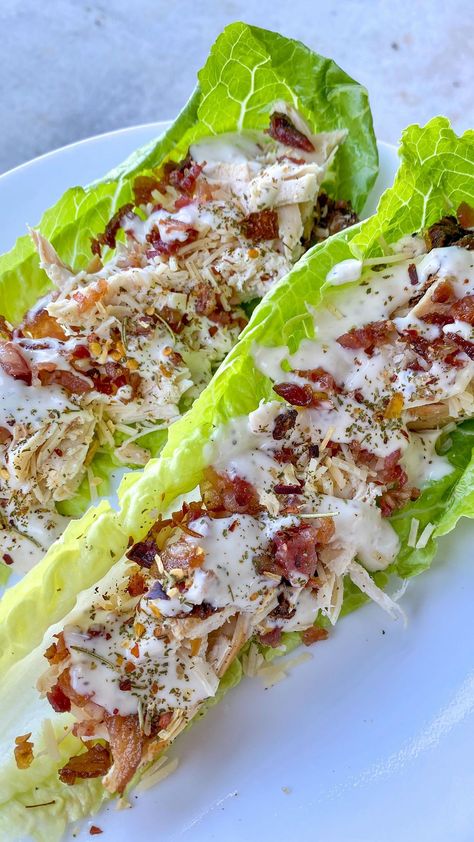 Chicken Ceasar Lettuce Boat, Caesar Lettuce Wraps, Cesar Chicken Lettuce Wraps, Romaine Lettuce Boats Recipe, Romaine Boats Lettuce Wraps, Chicken Caesar Lettuce Boats, Romain Lettuce Wraps, Chicken Romaine Wraps, Chicken Ceasar Lettuce Wraps