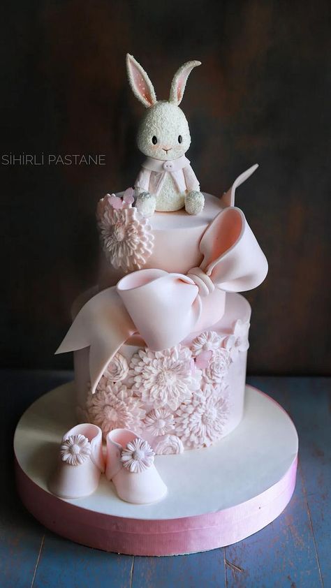 Baby Mickey Mouse Cake, Kue Fondant, Flowers Wedding Cake, Baby Shower Cakes Girl, Beautiful Cake Stands, Rabbit Cake, Sweet Pea Flowers, Bunny Baby Shower, Bunny Cake