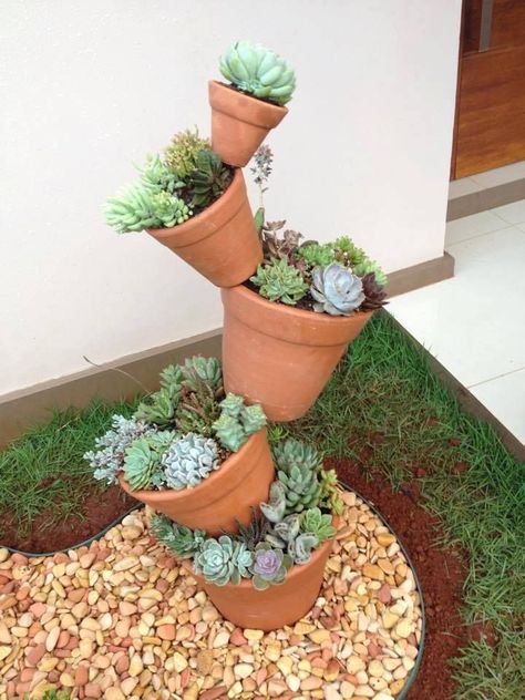 Herb Garden Pots, Succulent Garden Design, نباتات منزلية, Succulent Garden Diy, Diy Raised Garden, Aesthetic Garden, Garden Decor Projects, Flower Pots Outdoor, Garden Aesthetic