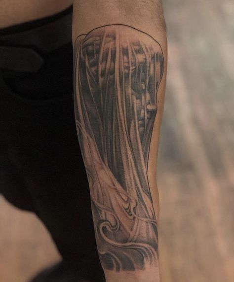 Veiled Mary Tattoo by @marcovergel #blackandgreytattoo #realism Veiled Virgin Tattoo, Veiled Lady Tattoo, Veiled Woman Tattoo, Realism Tattoo Sleeve Women, Veil Tattoo, Vestal Virgin, Virgin Mary Tattoo, Mary Tattoo, Half Sleeve Tattoos Drawings