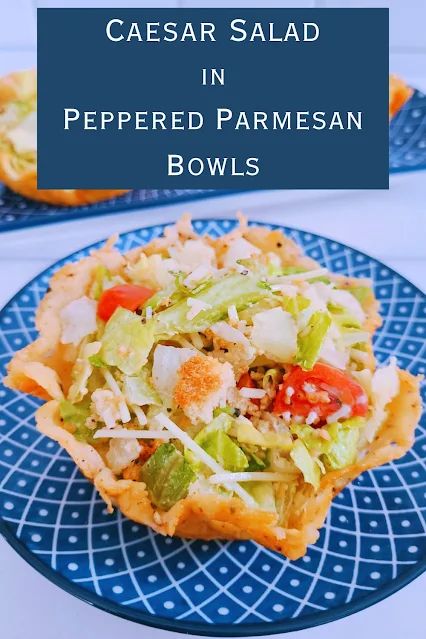 Caesar Salad in Peppered Parmesan Bowls Parmesan Bowls, Brunch Salad, Veggie Omelet, Fast Healthy Lunches, Tried And True Recipes, Parmesan Crisps, Easy Bacon, Recipe Journal, Hearty Salads