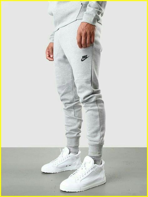 Nike Tech Fleece Pants, Nike Free Runners, Discount Nikes, Nike Tech Fleece, Nike Tech, Tech Fleece, Jordan 3, Nike Shoes Women, Running Shoes Nike