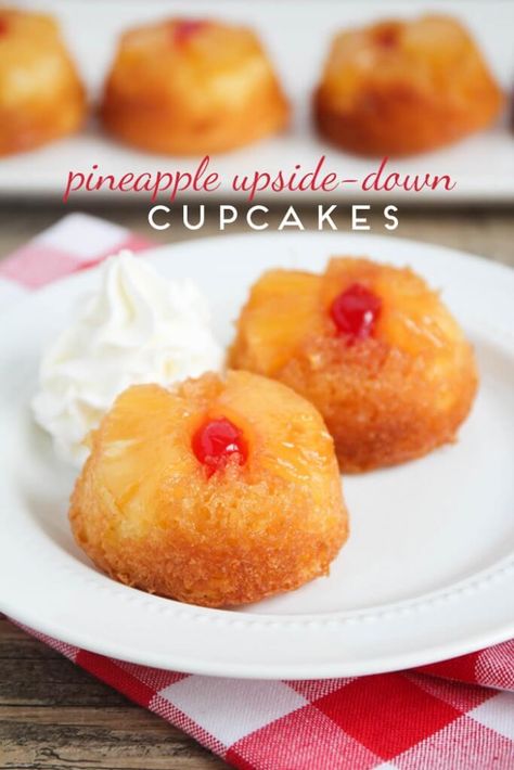 Pineapple Upside-Down Cupcakes - an easy fruity and delicious dessert recipe that is perfect any time of year! Luau Desserts, Hawaiian Party Food, Upside Down Cupcakes, Pineapple Upside Down Cupcakes, Hawaiian Desserts, Lil Luna, Hawaiian Dishes, Nice Recipes, Dessert Party