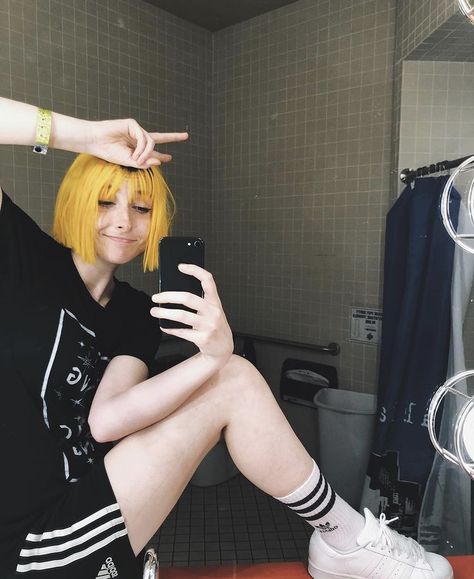 Tessa Violet, Happy Birthday Steve, Cheer Skirts, Musician, Violet, Hair Color, Actresses, Mirror, Music