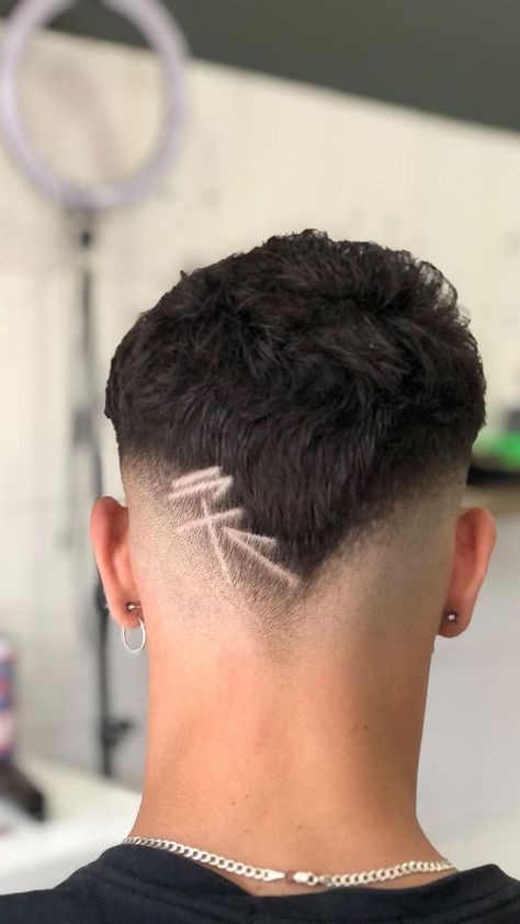 Heart Design Haircut, Haircut Designs Men, Neck Haircut, Haircut With Design, Barber Haircut Styles, Fashion For Men Over 40, Haircut Designs For Men, Fade Haircut Designs, Black Haircut Styles