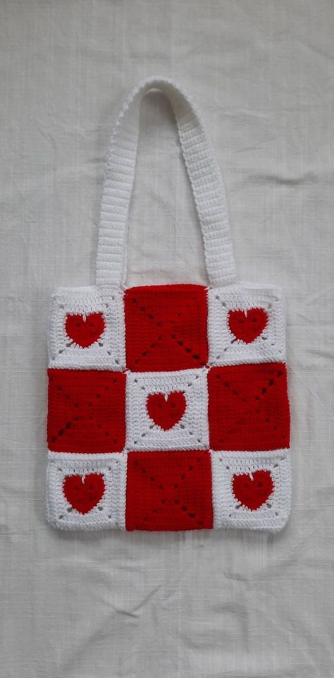 Crochet Hearts Tote Bag small crochet bag aesthetic #small rochetbagaesthetic #crochet #crochetbag #crochetbags 2.1053 Red And White Crochet Bag, Heart Tote Bag Crochet, Red Crochet Ideas, Red White Crochet, Crochet Bag Aesthetic, Free Crochet Bag Patterns, Small Crochet Bag, Crochet Hearts, Crochet Idea