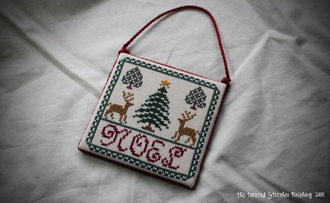 Learn to finish with the Twisted Stitcher: The Flat Ornament... Stitched Ornaments, Noel Ornament, Cross Stitch Ornaments, Flat Ornaments, Stitch Items, Cross Ideas, Stitch Ornaments, Cross Stitch Projects Ideas, Wallpaper Crafts