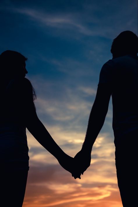 #couple #love #couplephotoideas Couple Silhouette Aesthetic, Relationship Aesthetic Faceless, Aesthetic Collection, Couples Pictures, Couple Silhouette, Couple Photo, Perfect Couple, 2024 Vision, Aesthetic Images