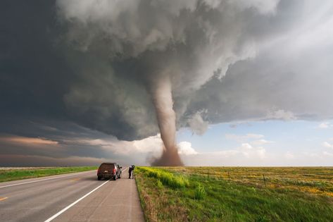 F5 Tornado Biggest in the World Tornado Pictures, الكوارث الطبيعية, Storm Chasing, Matka Natura, Wild Weather, Weather Photos, Nature Photographs, Natural Phenomena, Tornado