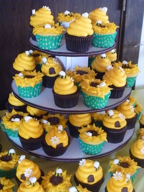 Sunflower And Bee Cupcakes, Beehive Cupcakes, Birthday Cupcakes For Women, Bumble Bee Cupcakes, Bee Cupcakes, 25th Birthday Cakes, Bee Birthday Party, Sunflower Baby Showers, Bee Baby Shower Theme