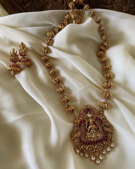 Trendy Gold Jewelry, Pretty Gold Necklaces, Wedding Jewelry Sets Bridal Jewellery, Temple Jewelry Necklace, Neck Pieces Jewelry, Antique Necklaces Design, New Gold Jewellery Designs, Indian Bridal Jewelry Sets, Antique Jewellery Designs