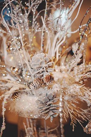 gorgeous sparkling pine cones winter wedding centerpieces Christmas Wedding Centerpieces, Winter Wedding Planning, Winter Wedding Centerpieces, Elegant Wedding Centerpiece, Boda Diy, Winter Centerpieces, Winter Wedding Decorations, Diy Upcycling, Winter Wedding Inspiration