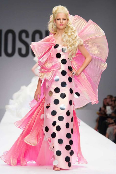 Moschino 2015, Mode Rose, London Fashion Weeks, Barbie Style, Style Makeover, Milano Fashion Week, Dior Couture, Cat Walk, Spring Summer 2015