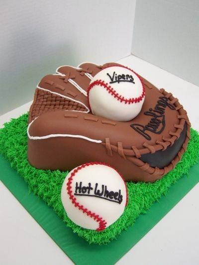 Baseball Birthday Cakes, Baseball Cake, Sport Cakes, Baseball Birthday Party, Gateaux Cake, Baseball Birthday, Cake Cover, Special Cake, Grooms Cake