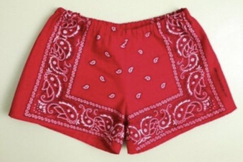 This #Red Bandana shorts! Bandana Shorts, Bandana Crafts, Bandanas Diy, Bandana Outfit, Reuse Clothes, Bandana Dress, Luxury Lifestyle Fashion, Paisley Shorts, Bandana Styles