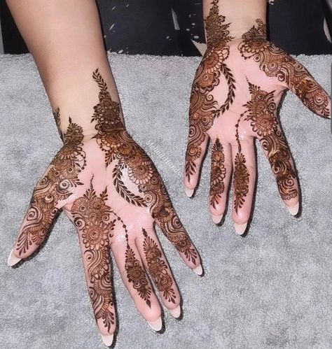 Inside Mehndi Designs, Mehndi Inside Hand, Henna Business, Henna Designs Wrist, Journal Therapy, Henna Ideas, Arabic Henna, Latest Simple Mehndi Designs, Latest Mehndi