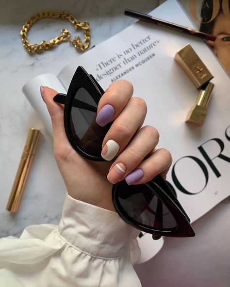 Photography Of Nails, Nail Aesthetic Pictures, How To Take Photos Of Nails, Nails Photoshoot Ideas Aesthetic, Idea For Nail Photography, Nails Aesthetic Photography, Nails Photo Aesthetic, Nail Art Photoshoot, Nail Pictures Aesthetic