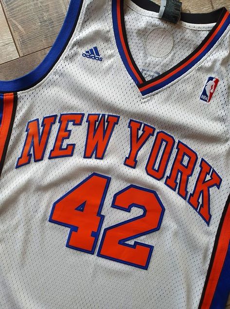 New York Knicks Jersey, Knicks Jersey, Jersey Basket, Baseball Jacket Outfit, Male Outfits, 2023 Design, Sports Jerseys, Nba Jerseys, Ideal Wardrobe