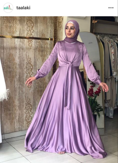 Purple Evening Dress, Dress Colour, Fantasy Dress, Satin Dress, Photo Profil, Satin Dresses, Evening Dress, Graduation Dress, Evening Dresses