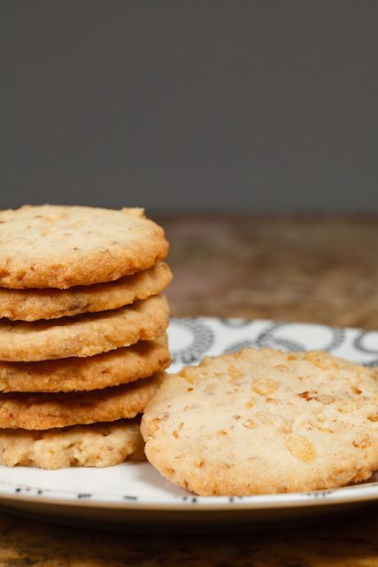 Cookies With Rice Krispies, Rice Krispie Cookies, Cornflake Cookies Recipe, Hawaiian Cookies, Christmas Bakes, Crunch Cookies, Cornflake Cookies, Chicken And Chips, Crispy Cookies