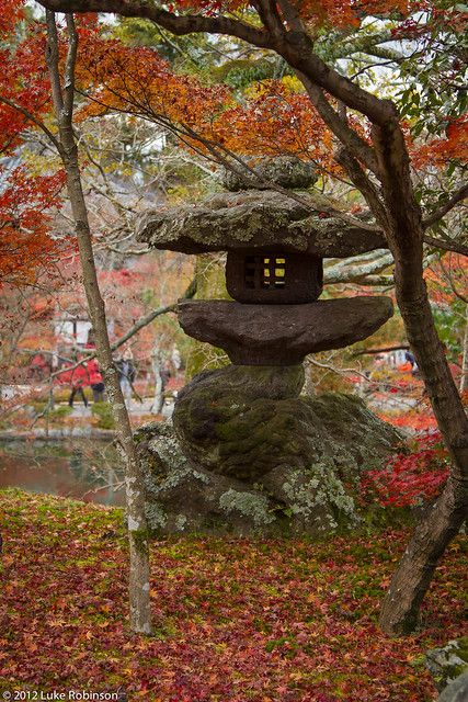 Eikando Temple, Japanese Garden Zen, Japanese Garden Lanterns, Japanese Stone Lanterns, Japanese Rock Garden, Japanese Garden Landscape, Garden Lantern, Japanese Lantern, Rock Garden Plants