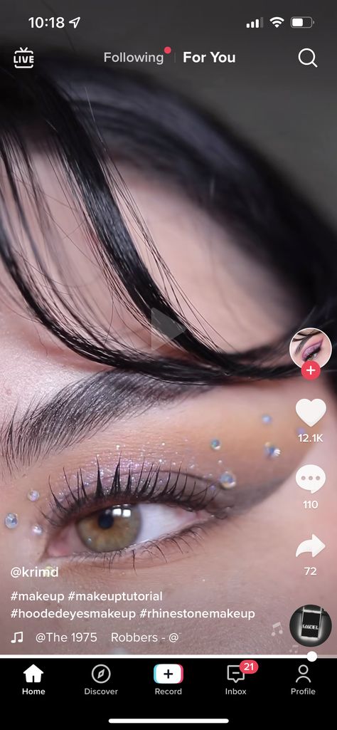 Festival Makeup Rave Rhinestones, Gem Rave Makeup, Rhinestone Makeup Euphoria, Rave Eye Makeup Rhinestones, Rave Makeup Rhinestones, Rhinestone Makeup, Hooded Eyes, Makeup Tutorial, Incoming Call Screenshot