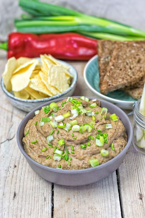 Lentil Pate, Vegan Pate, Community Kitchen, Vegan Spread, Pate Recipes, Snack Lunch, Healthy Vegan Snacks, Lunch Recipe, Mediterranean Food