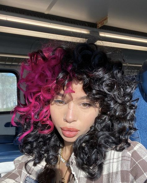 Pink Peekaboo Highlights Curly Hair, Bright Curly Hair Color Ideas, Hair Inspo Color Brunettes Curly, Curly Hair With Dyed Ends, Half Blonde Half Black Hair Curly, Peekaboo Hair Curly, Curly Hair With Pink Highlights, Blonde Patch Curly Hair, Peekaboo Curly Hair