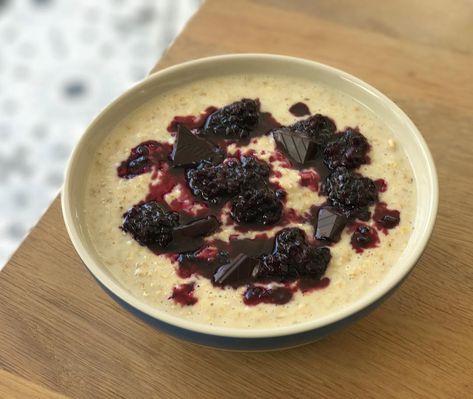 Joe Wicks overnight oats are the perfect way to start your day, read why on www.womenshealthmag.co.uk Overnight Oat Recipes, Overnight Oats Recipes, Oat Recipes, Joe Wicks, Overnight Oat, Breakfast Meal, Porridge Oats, Overnight Oats Recipe, Breakfast Meal Prep